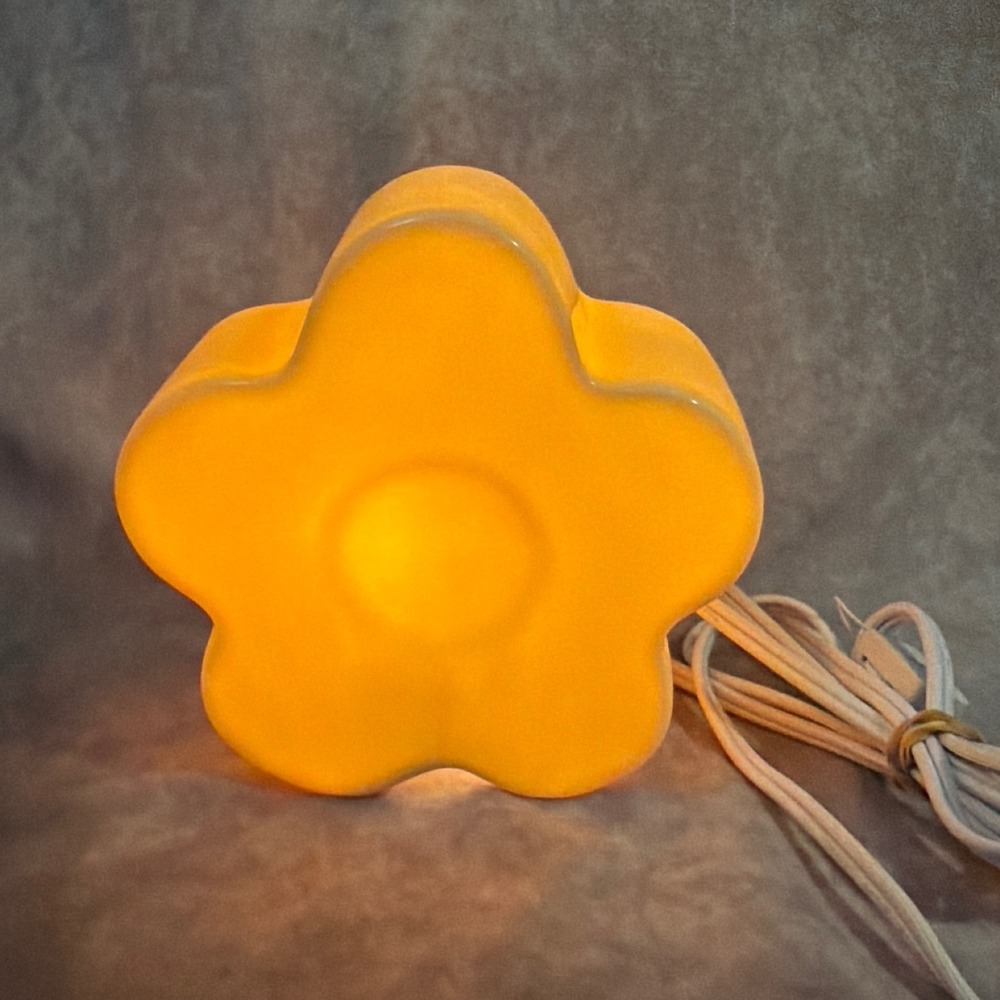 Vtg Yellow Ceramic Flower Lamp Daisy Table Night Light 90s Y2K Hippie Indie Boho